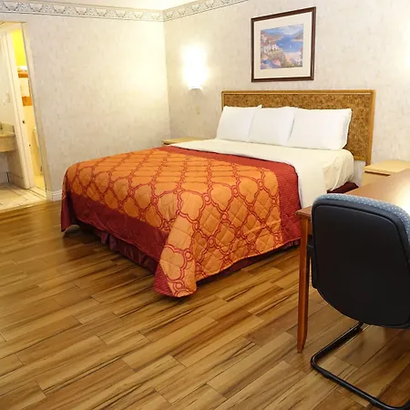 Tropic Motel 2*