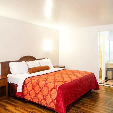 Tropic Motel 2*