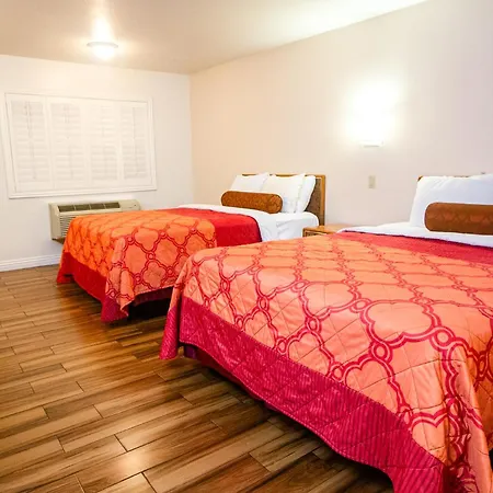 Tropic Motel 2*