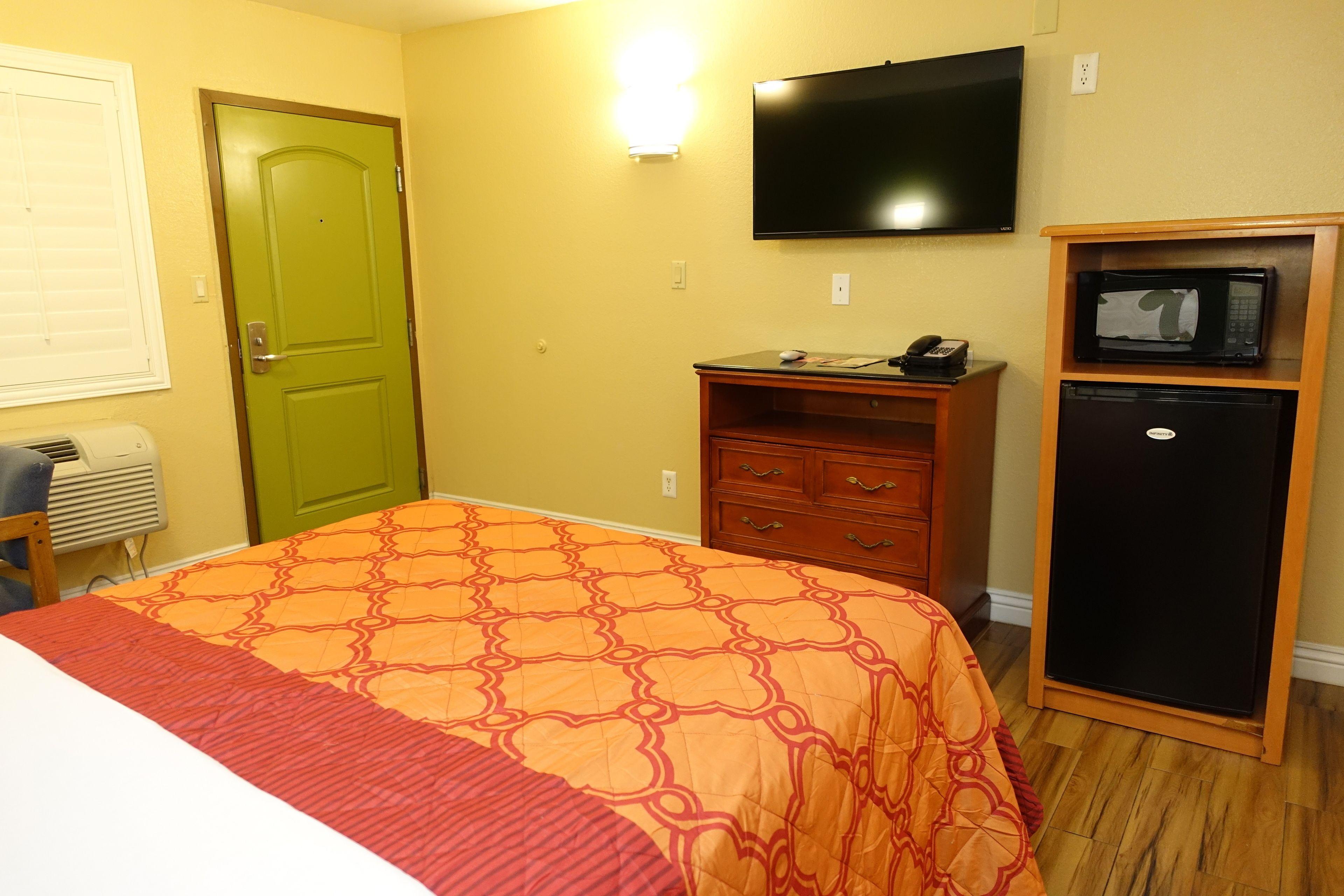 Tropic 2* Garden Grove