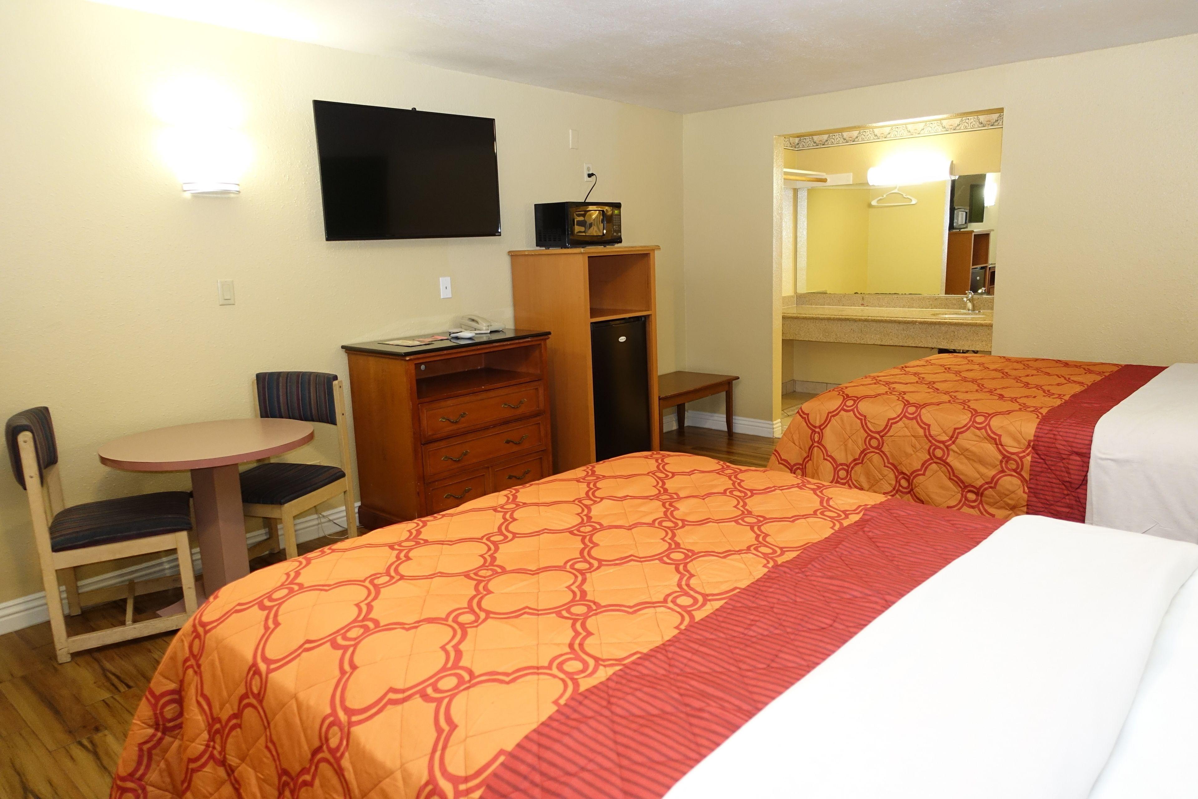 Tropic 2* Garden Grove