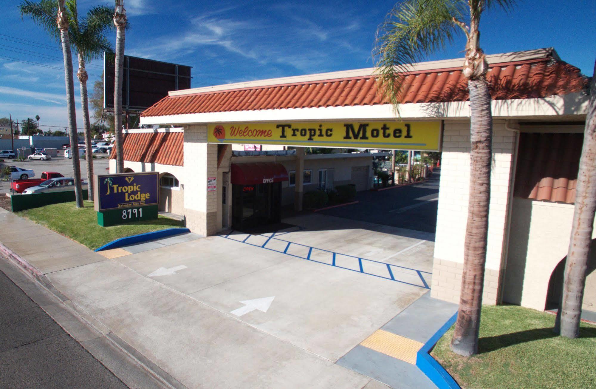 Tropic Motel 2*