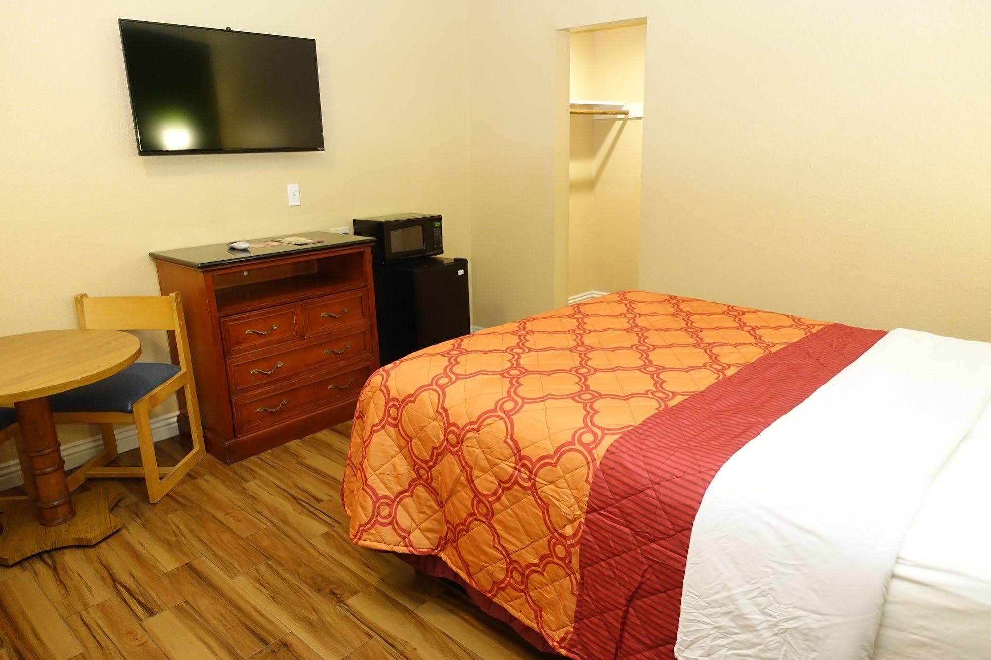 Tropic 2* Garden Grove