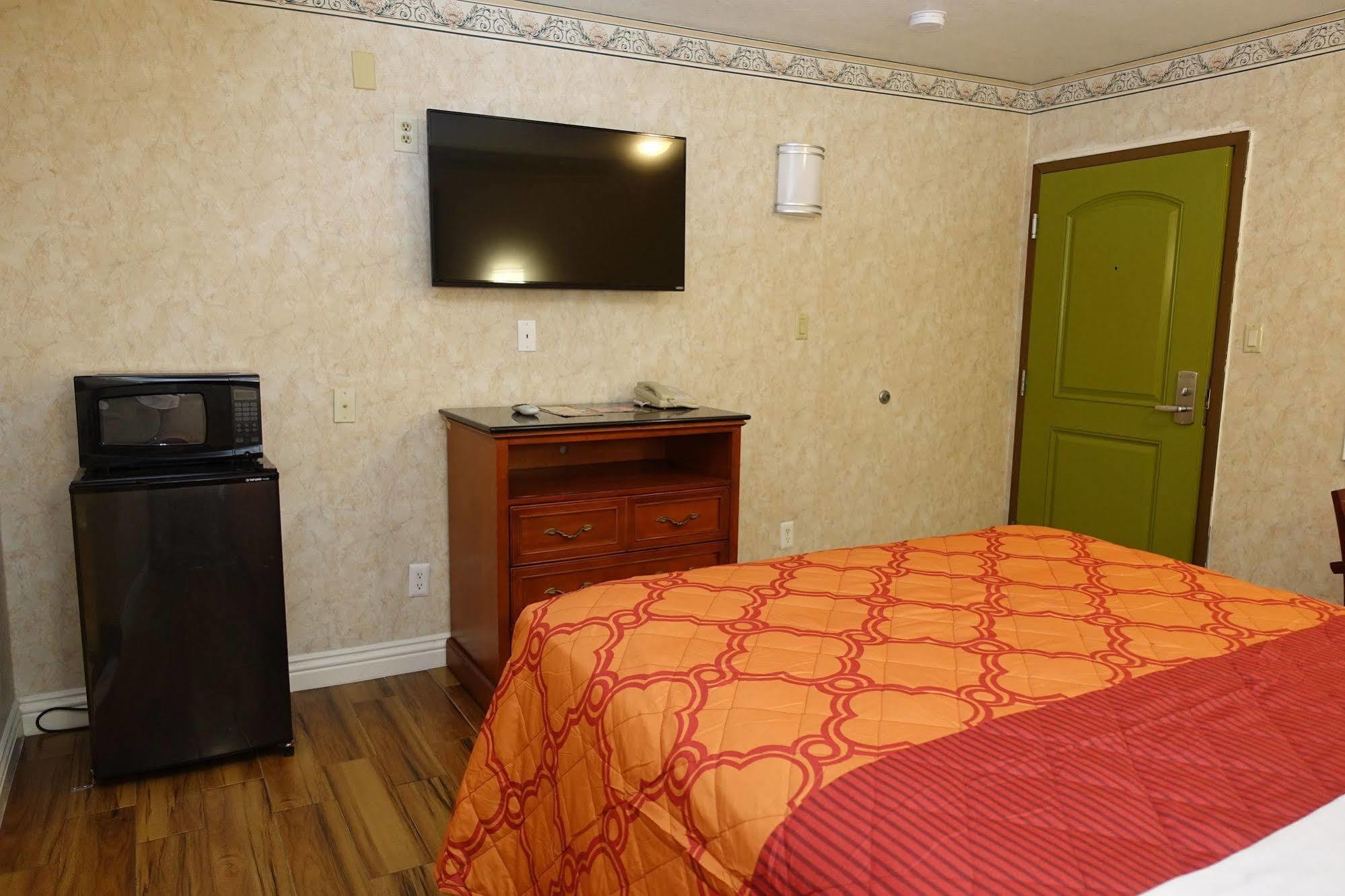 Tropic 2* Garden Grove