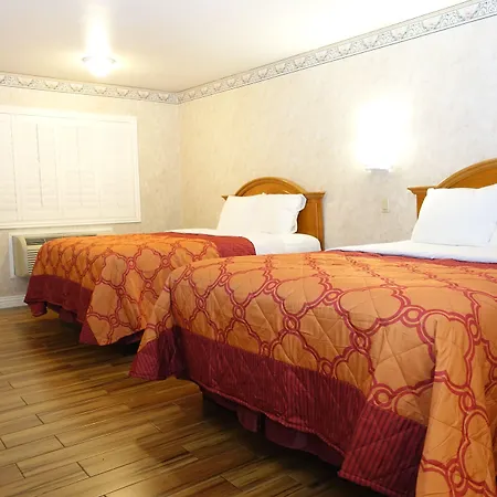 Tropic Motel 2*