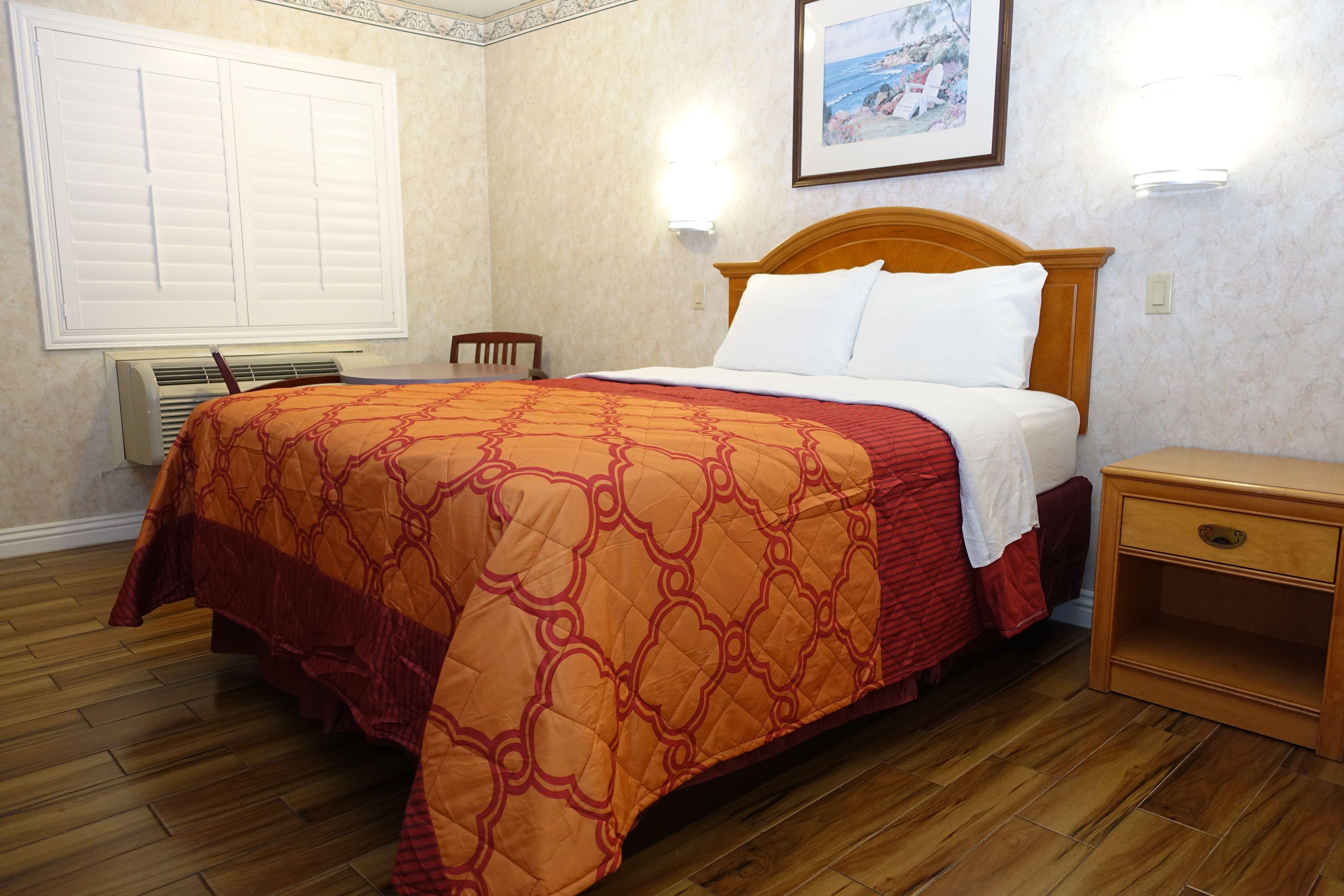 Tropic 2* Garden Grove