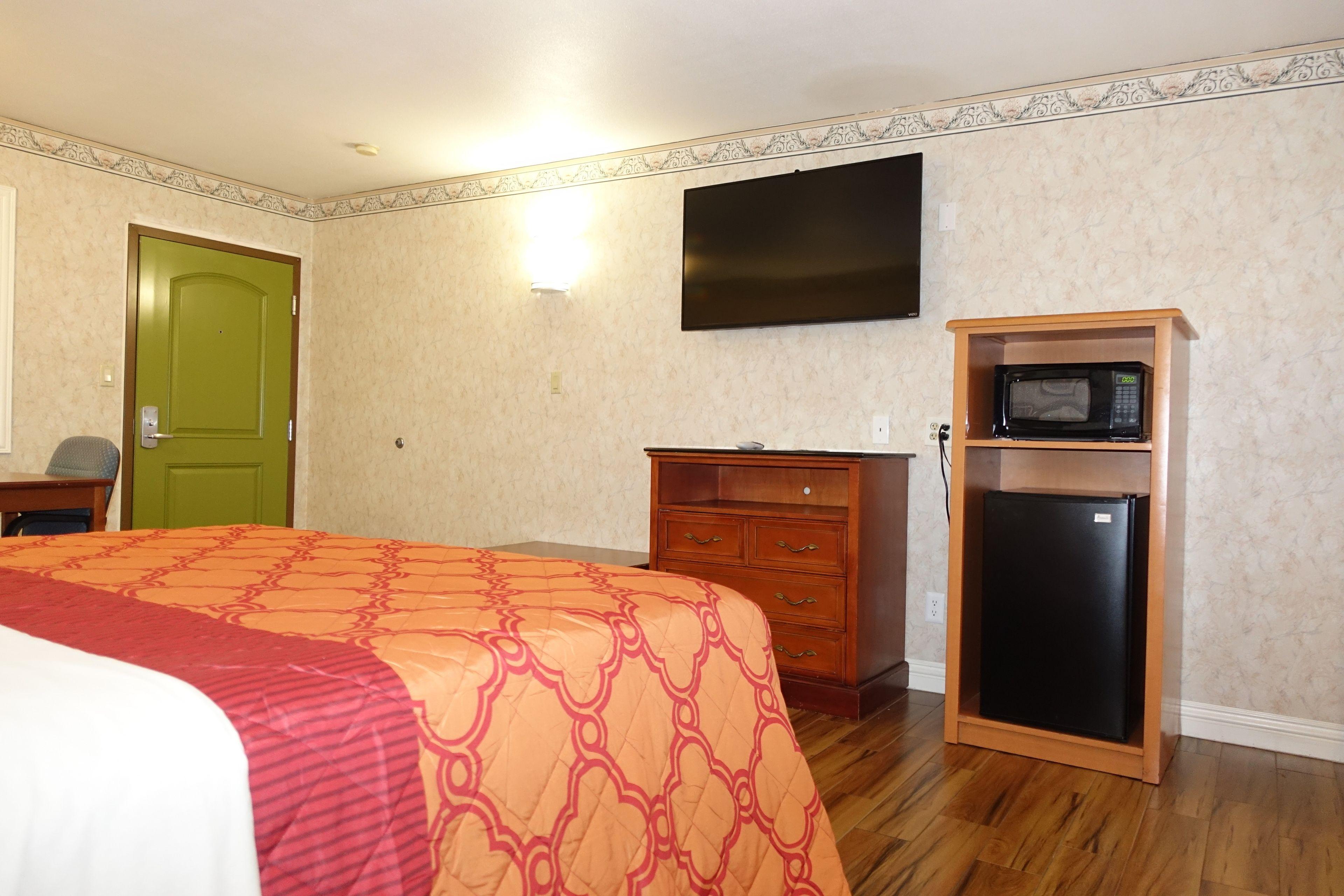 Tropic 2* Garden Grove